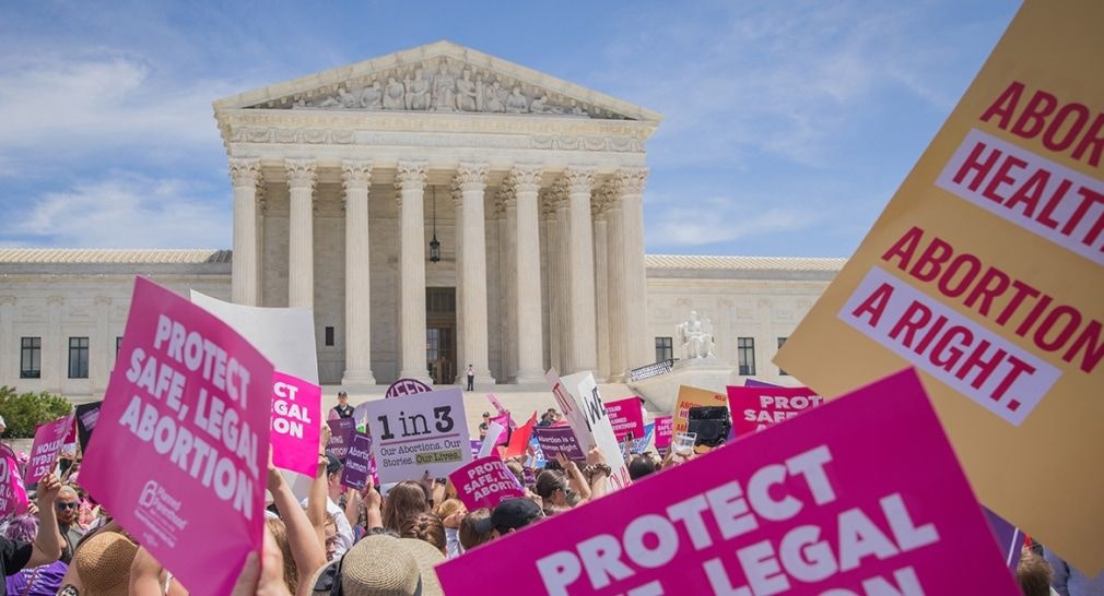 Photograph shows thousands of people protesting against the Dobbs decision outside of the United States Supreme Court